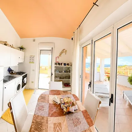 Апартаменты Bellissima Terrazza Vista Mare Ла-Маддалена